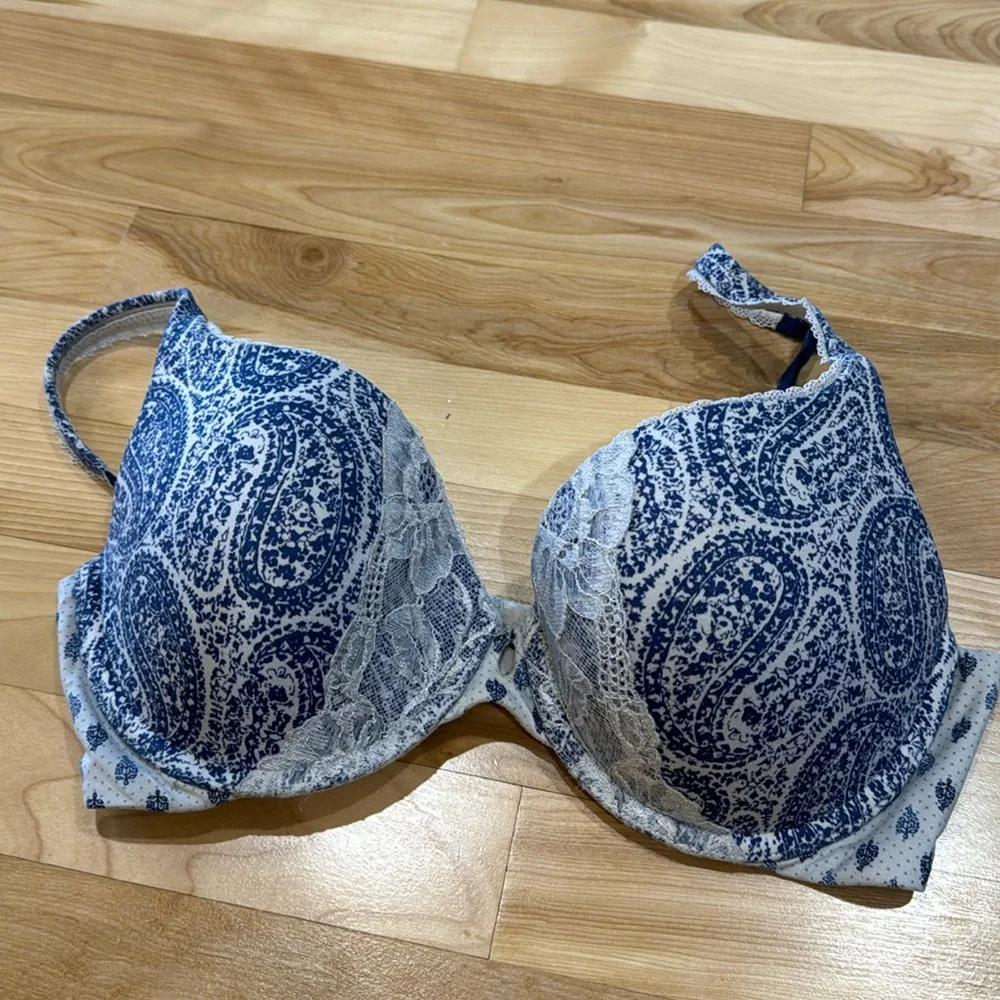 Victoria’s Secret body by Victoria perfect shape 34 D - Picture 2 of 6
